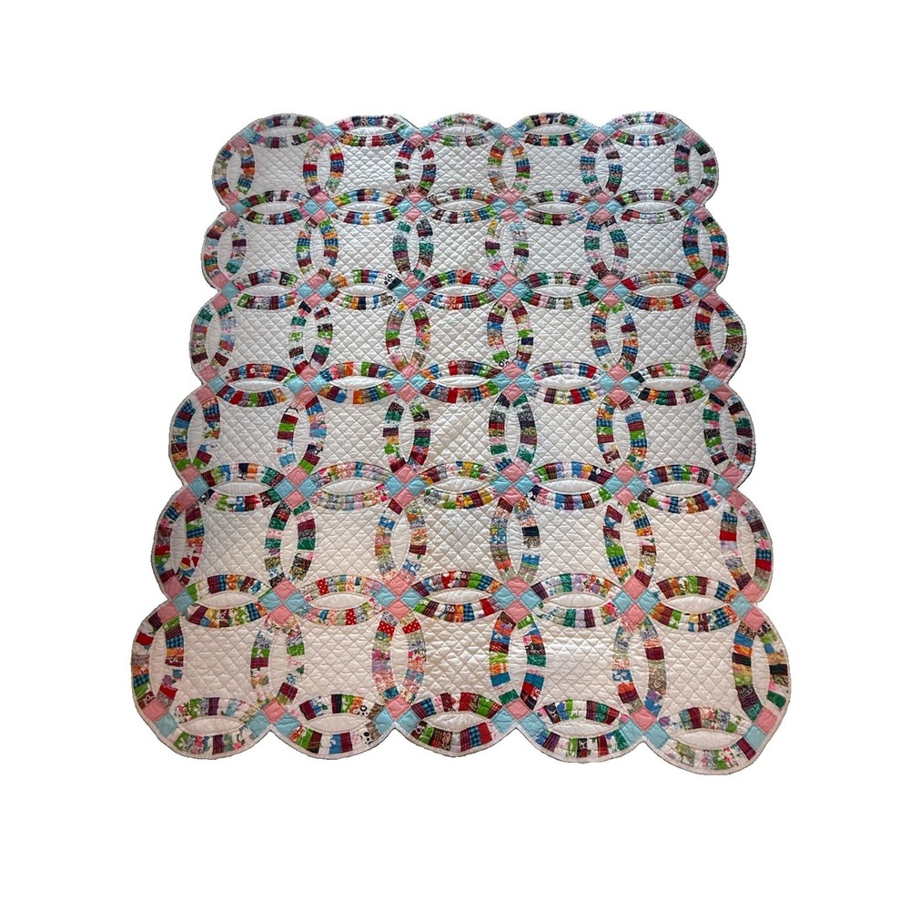 Vintage Scalloped Double Wedding Ring Quilt Hand Quilted Bright Patchwork Fabric